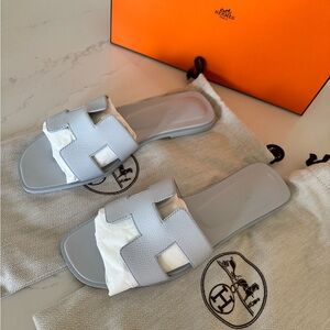 Hermes Oran Sandals - NEW! Authentic! Bleu Glacier. 39EU.